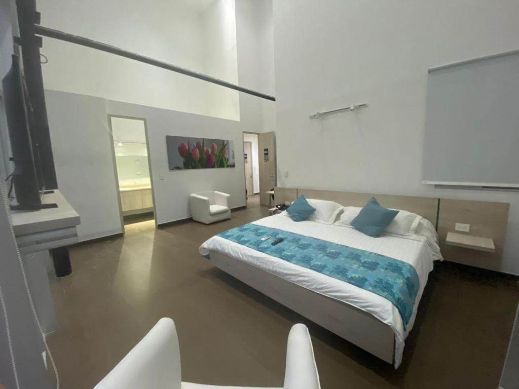 Suite Tina del Hotel BGA con bañera de inmersión y zona privada